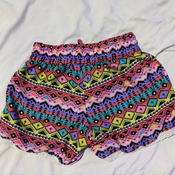 ✨2/$12 Girls Funky Shorts - Picture 2 of 4